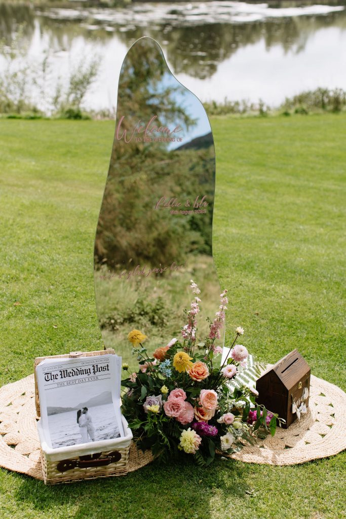 welcome mirror with floral design