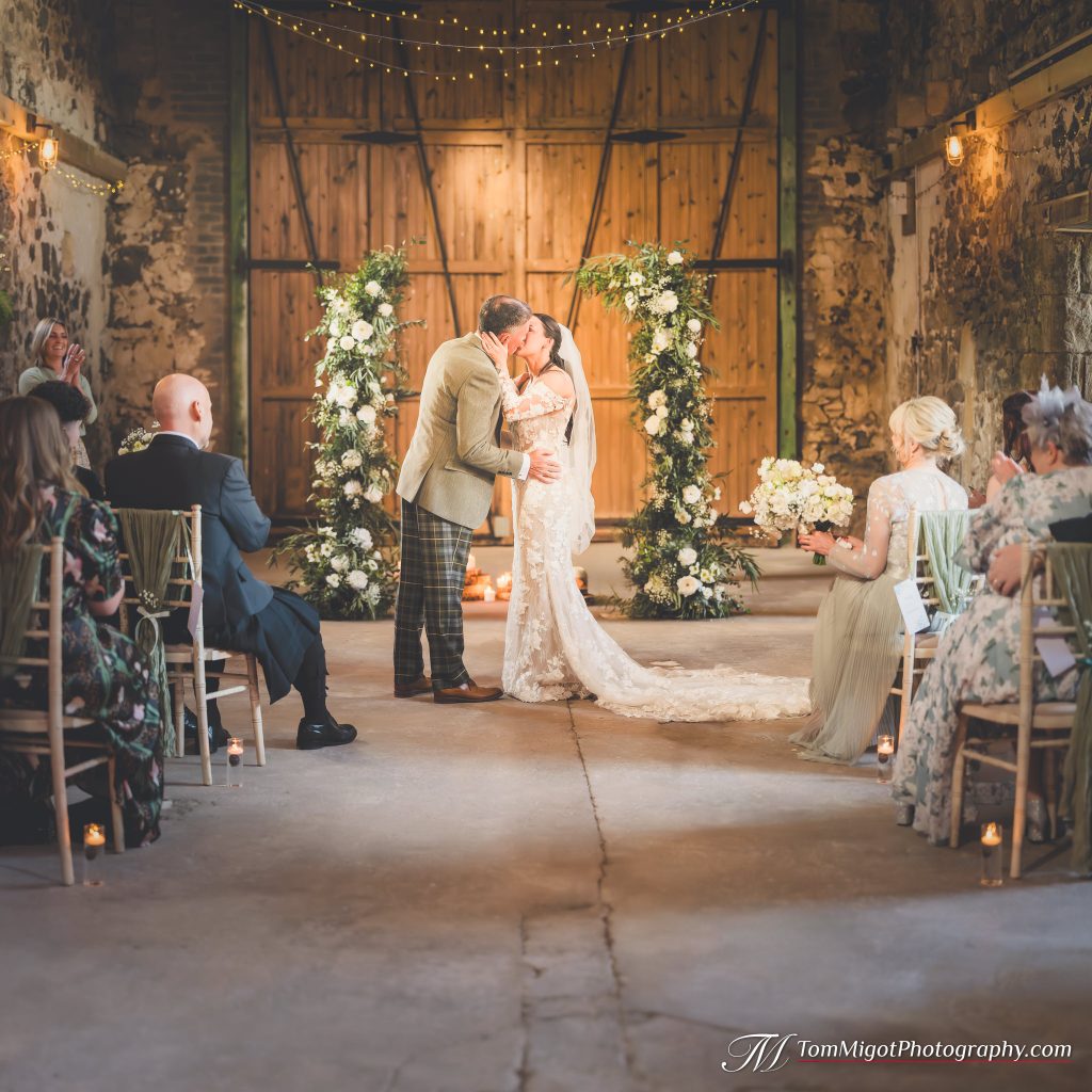 WEDDING AT PRATIS BARNS