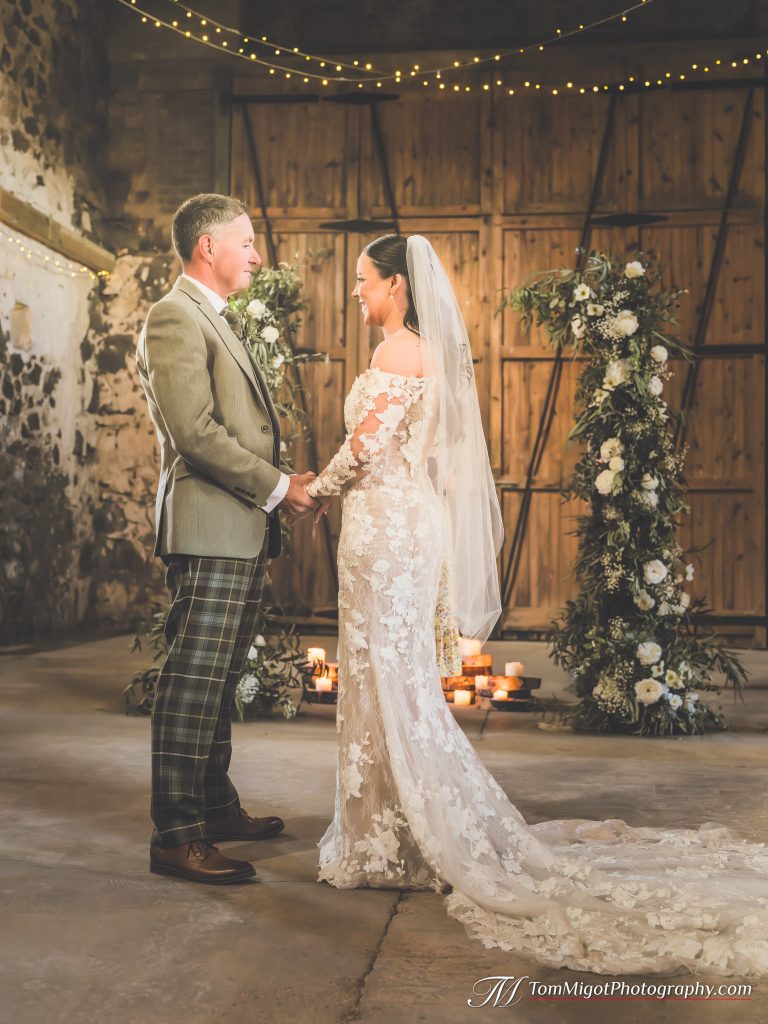 WEDDING AT PRATIS BARNS