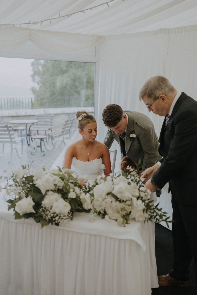 WEDDING AT KINNETTLES CASTLE